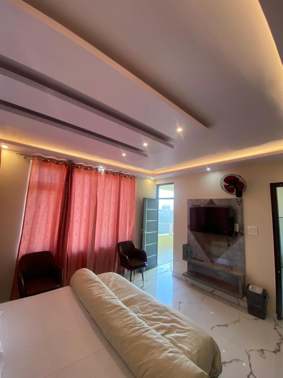 Harmony Heights Hotel Shimla Ngoại thất bức ảnh