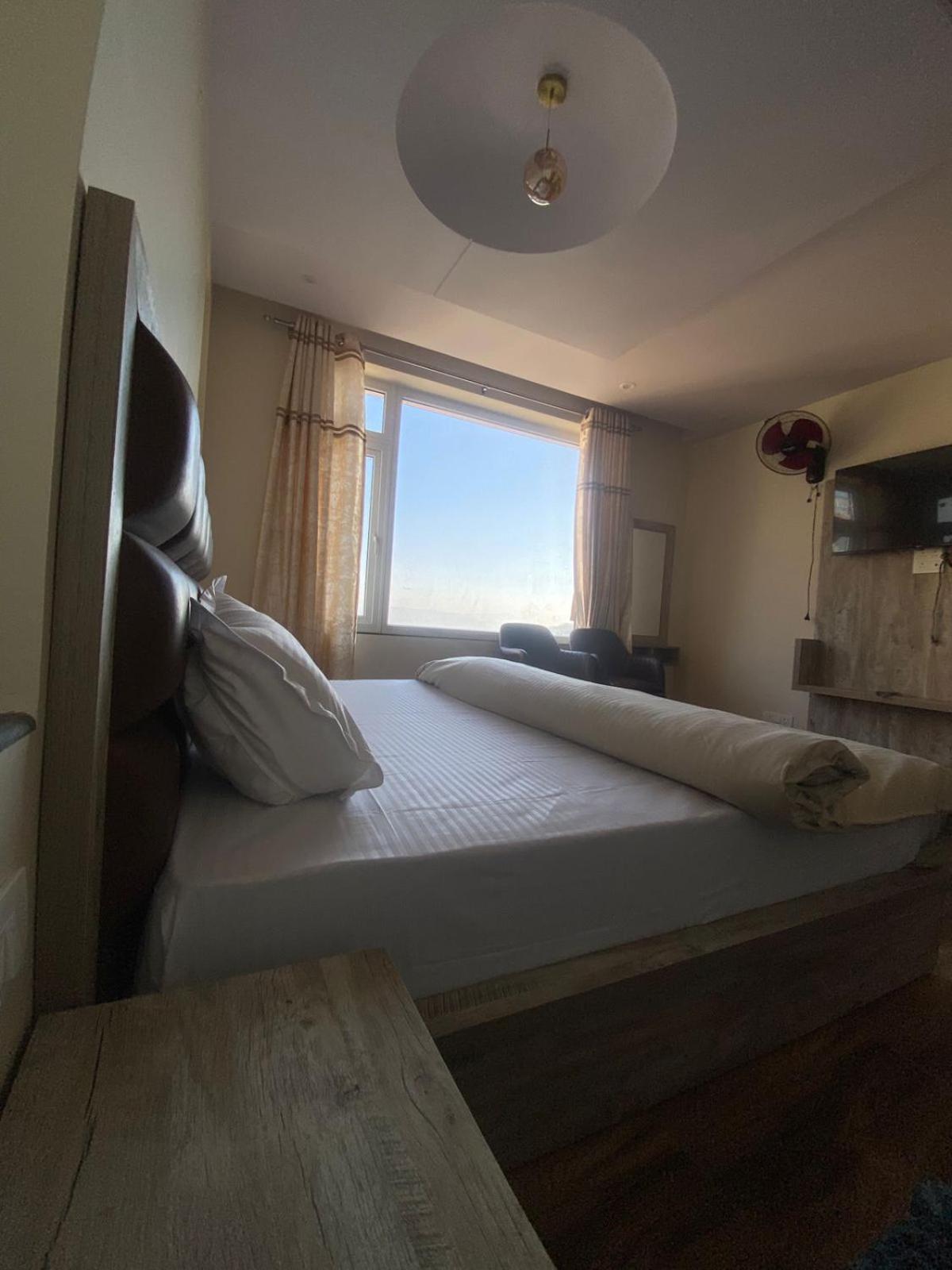 Harmony Heights Hotel Shimla Ngoại thất bức ảnh