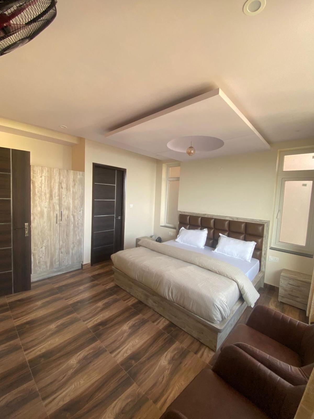 Harmony Heights Hotel Shimla Ngoại thất bức ảnh