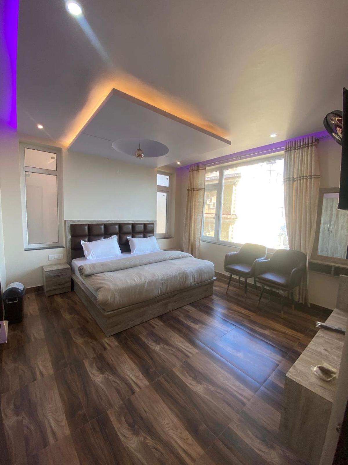 Harmony Heights Hotel Shimla Ngoại thất bức ảnh