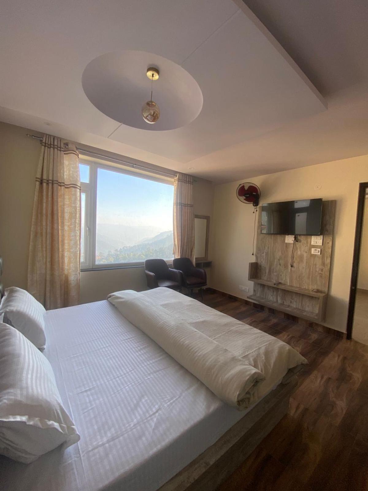 Harmony Heights Hotel Shimla Ngoại thất bức ảnh